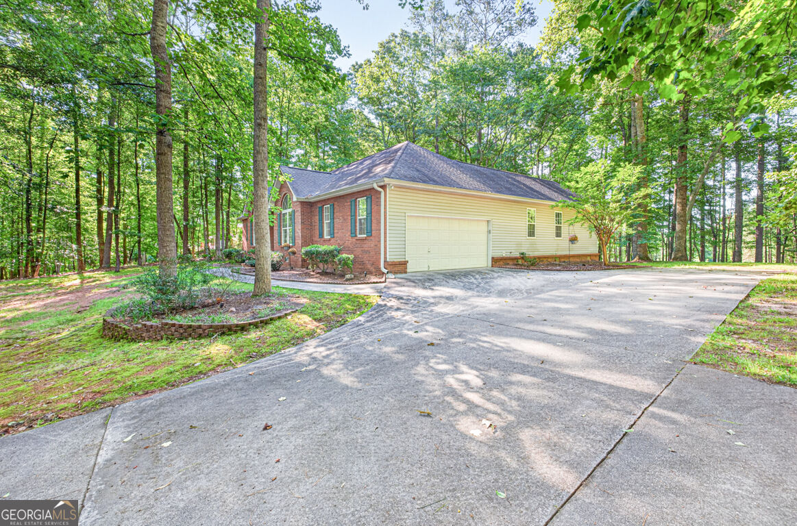 20 Tabor Forest Drive Oxford GA 30054