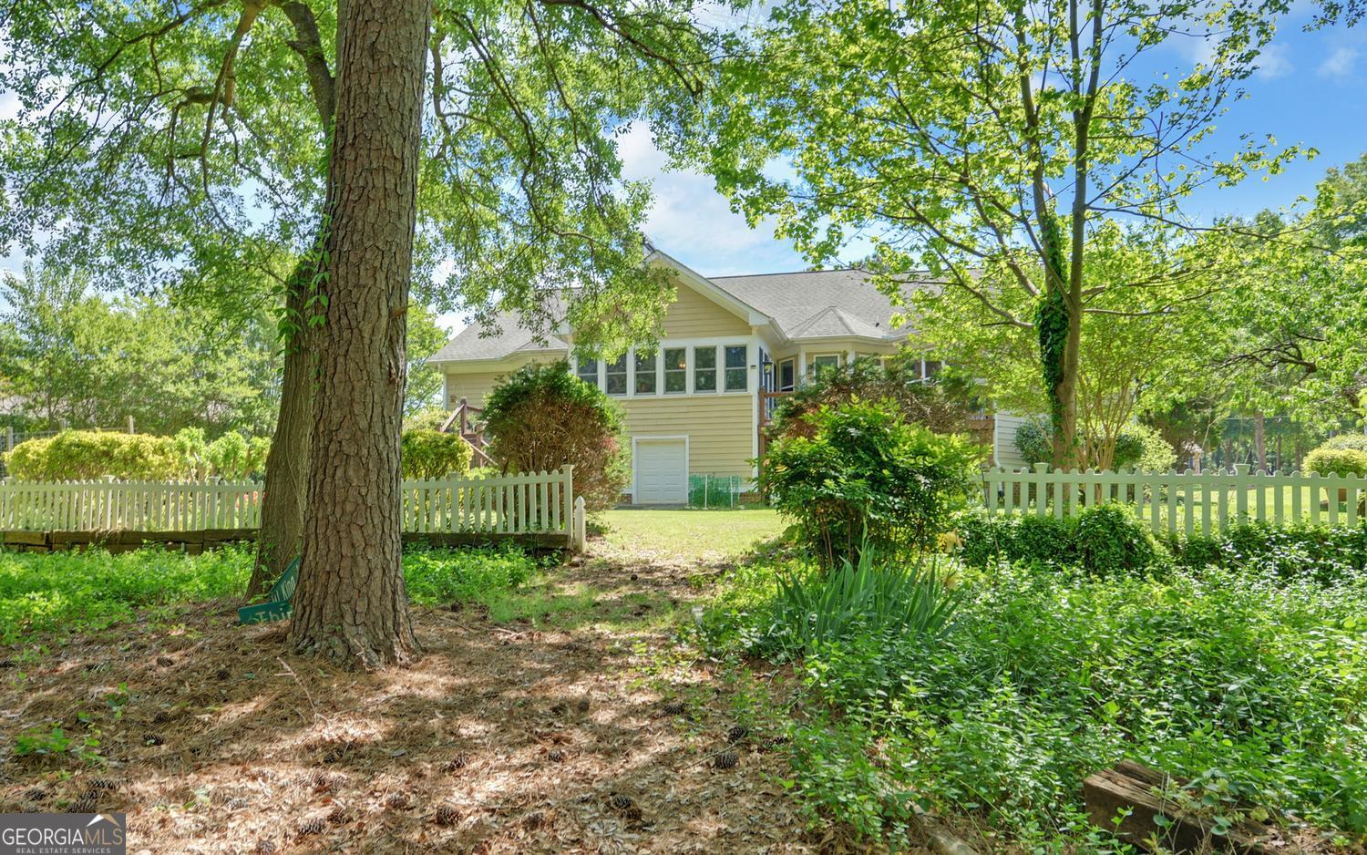 227 Capri Drive Hartwell GA 30643