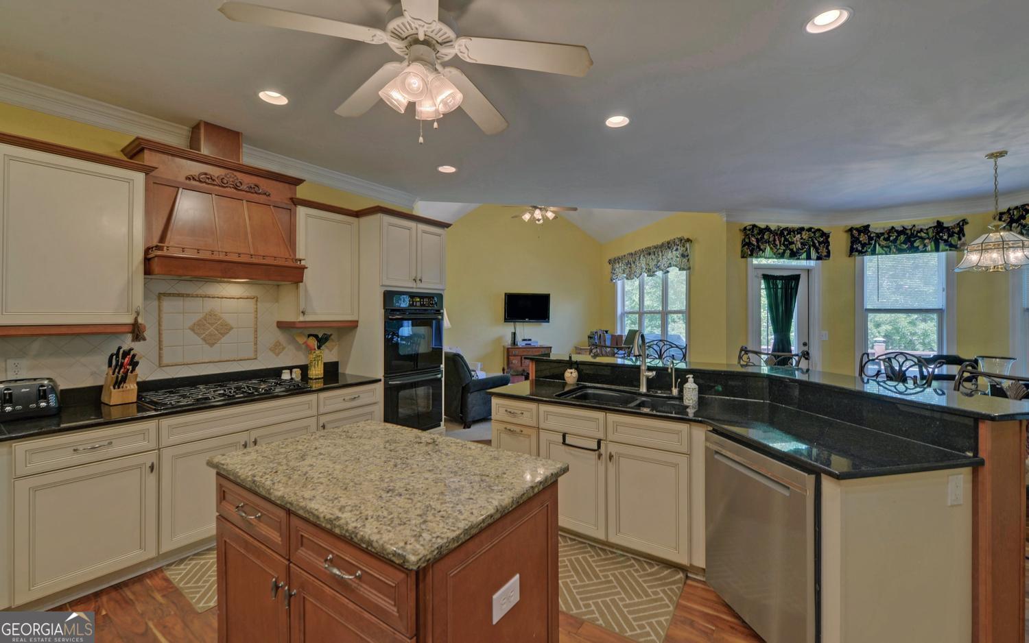 227 Capri Drive Hartwell GA 30643