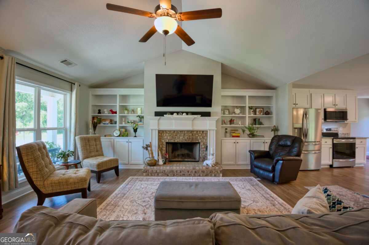 186 Kinsley Way Statham GA 30666