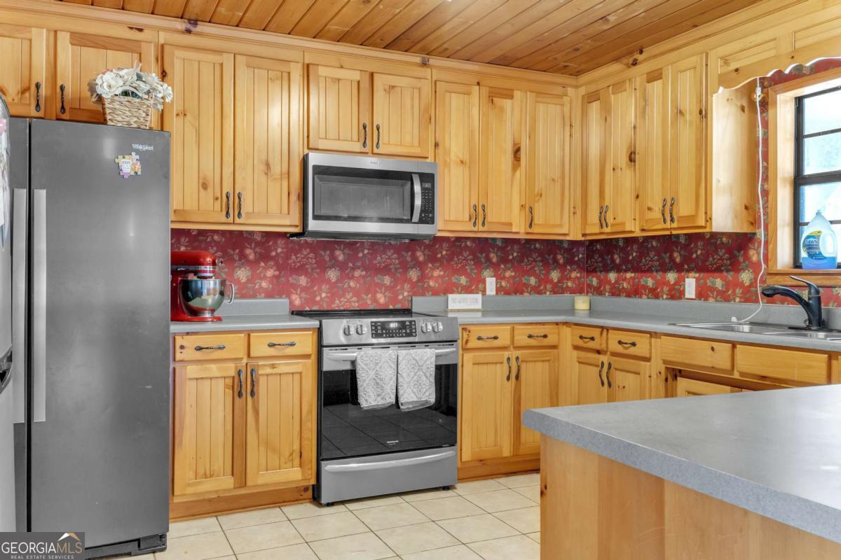 223 Hardy Johnson Road Fargo GA 31631