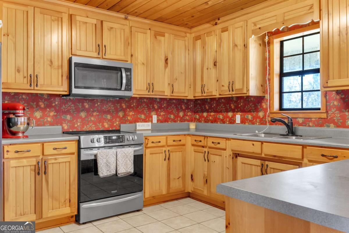 223 Hardy Johnson Road Fargo GA 31631