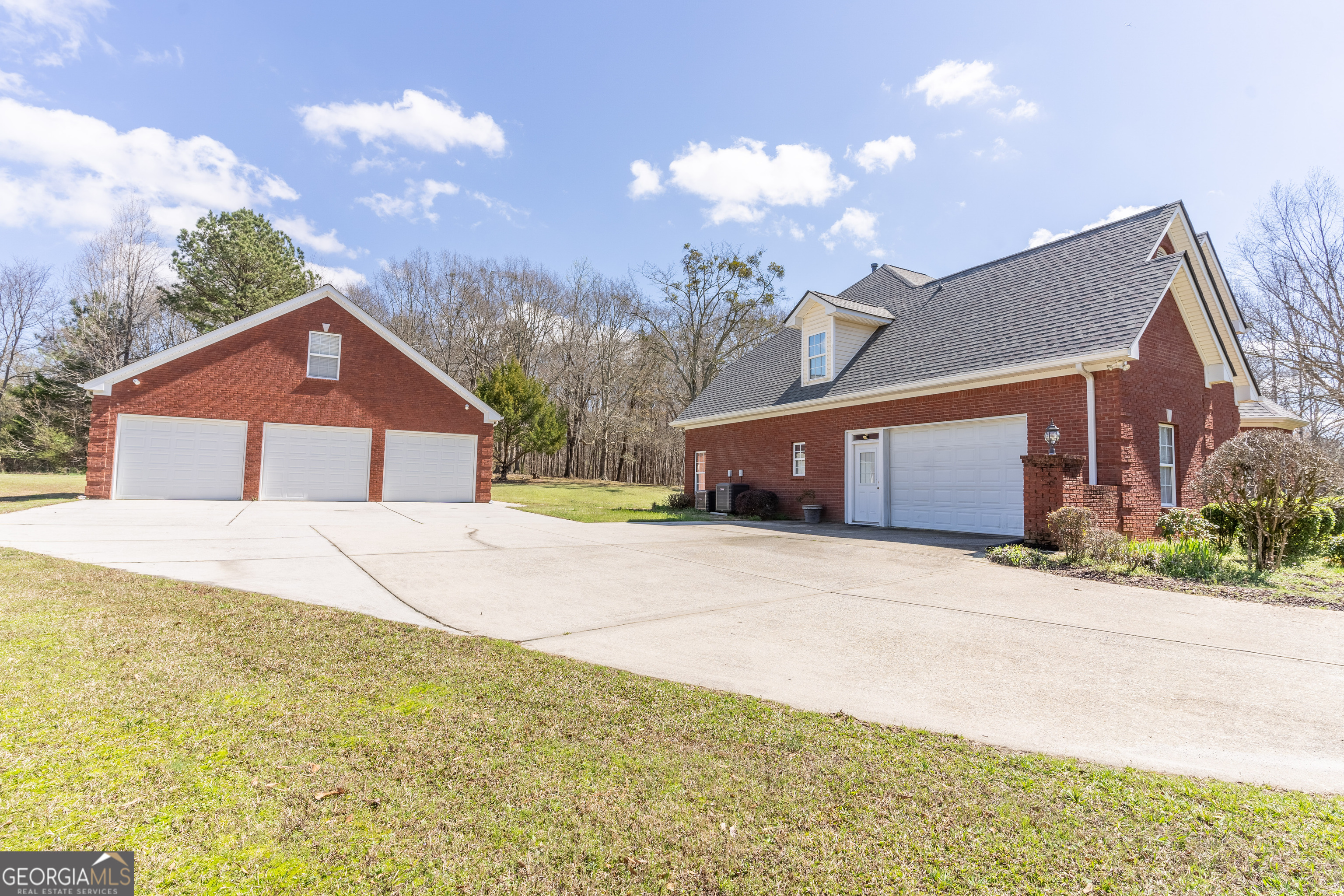 2101 NE Indian Shoals Drive Loganville GA 30052