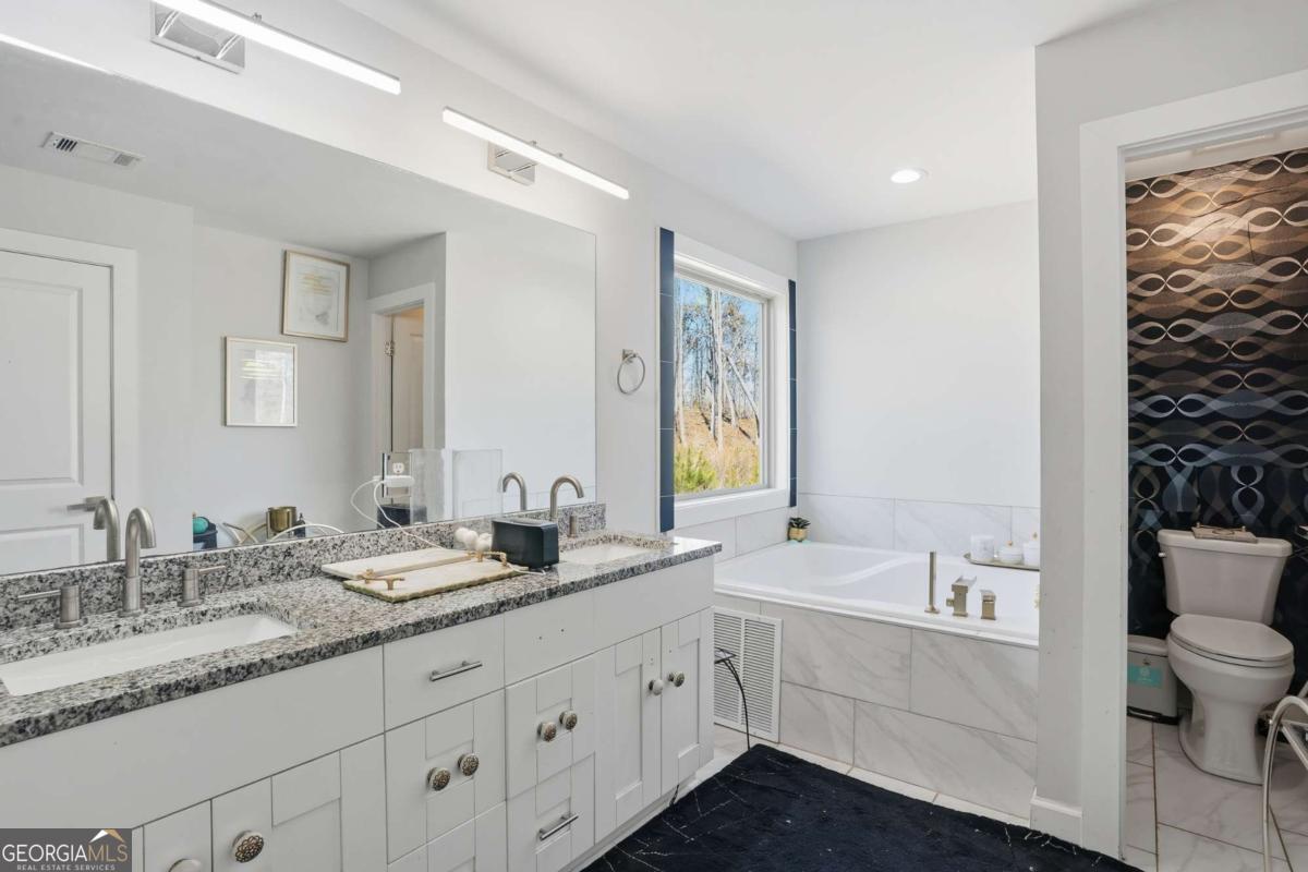 5663 Eternal Drive Atlanta GA 30349