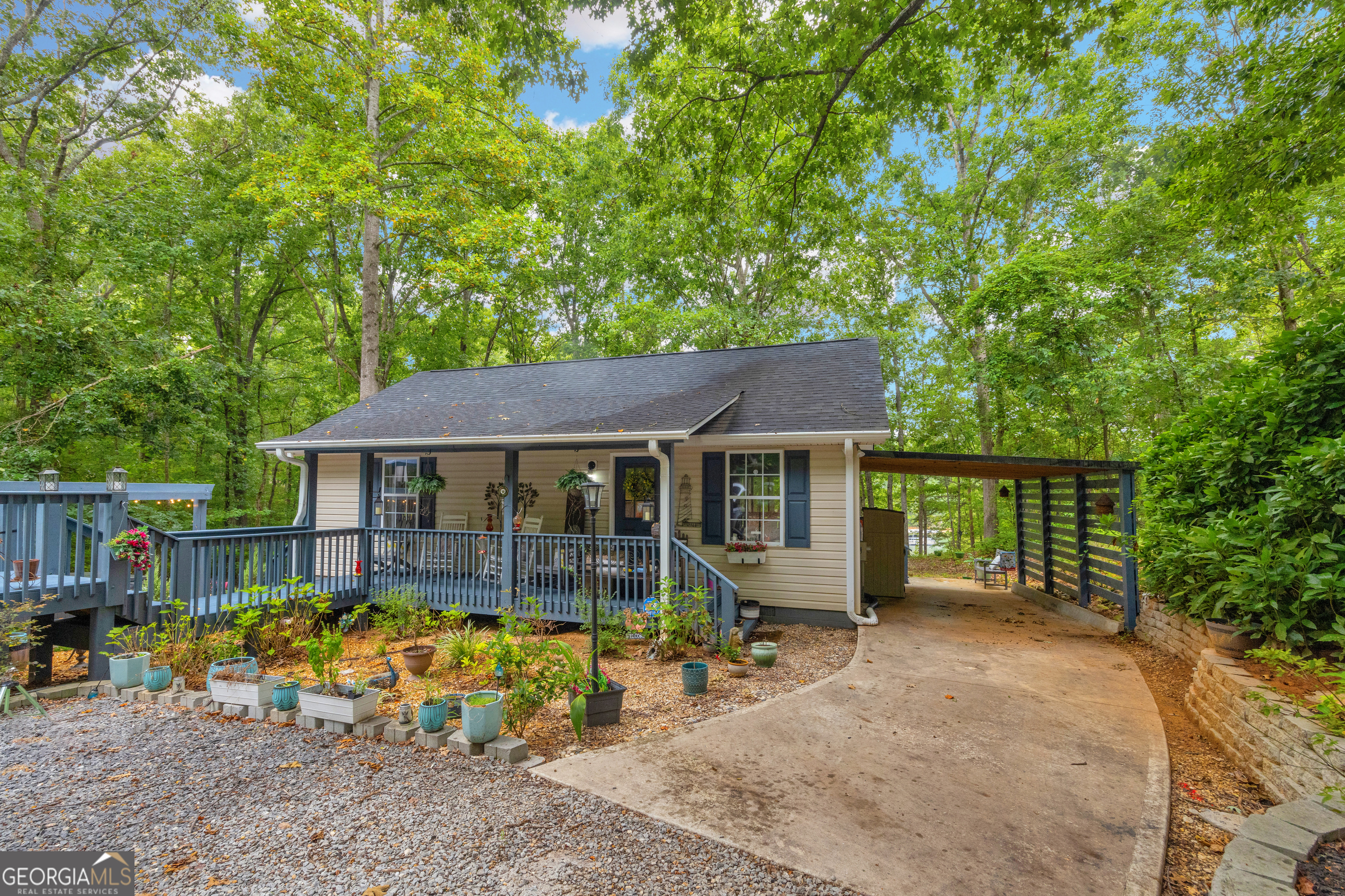 26 Chief Lane Hartwell GA 30643