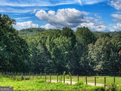 2703 Hwy 382w Ellijay GA 30540