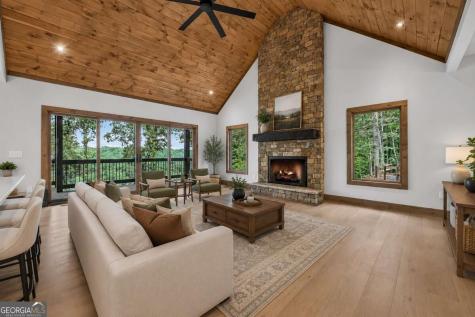 1729 Barnes Chapel Road Blue Ridge GA 30513