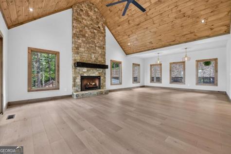 1729 Barnes Chapel Road Blue Ridge GA 30513