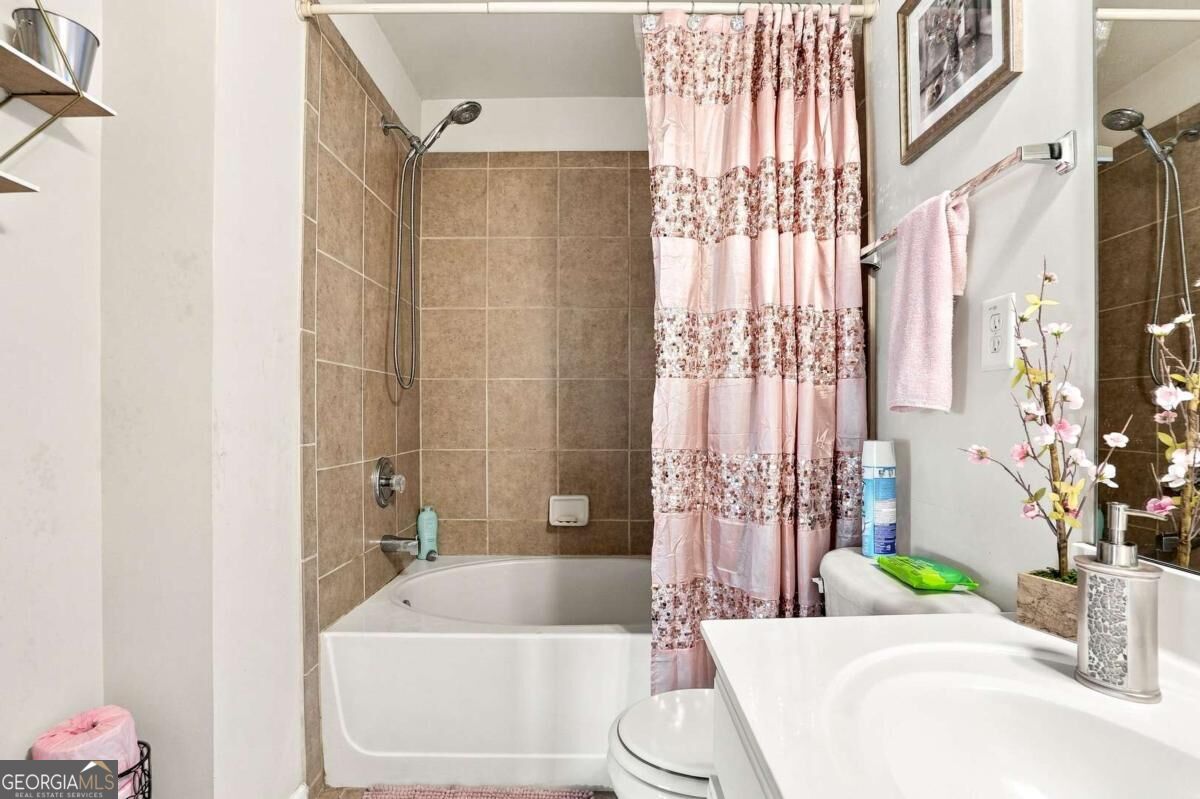 1041 Prestwyck Court Alpharetta GA 30004