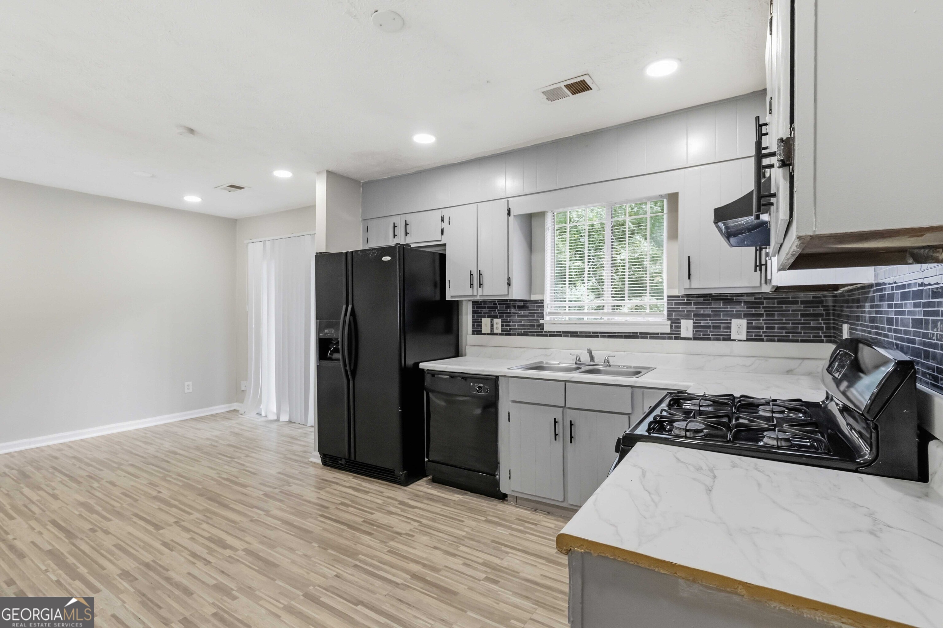8227 Englewood Trail Riverdale GA 30274
