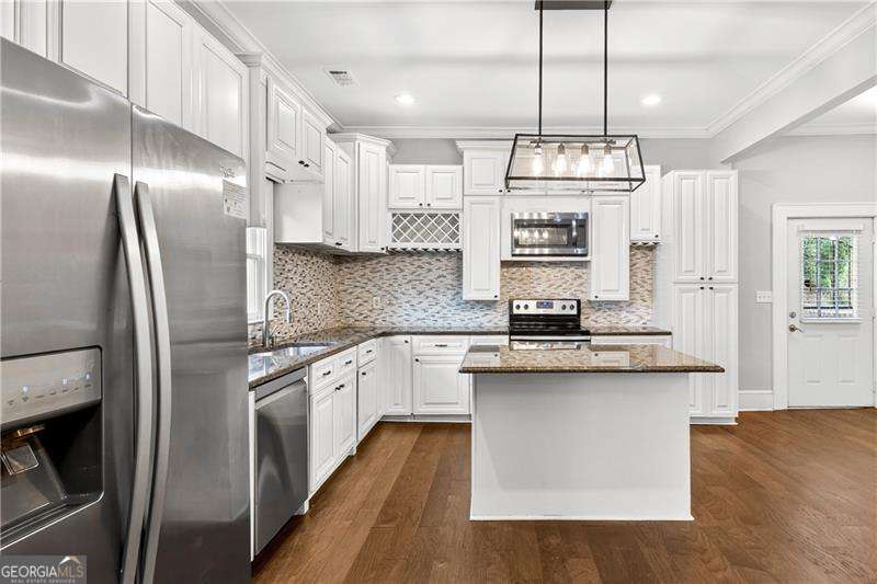 1033 White Oak Avenue SW Atlanta GA 30310
