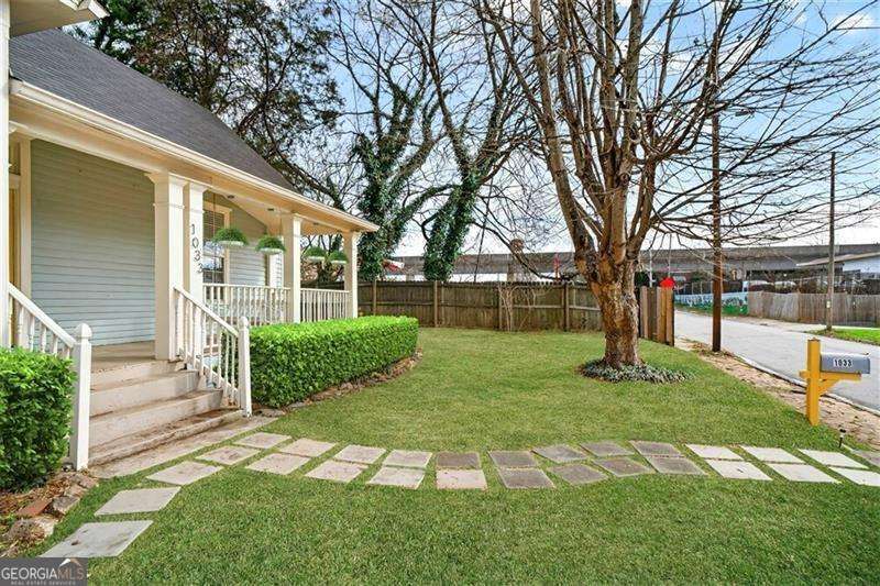 1033 White Oak Avenue SW Atlanta GA 30310