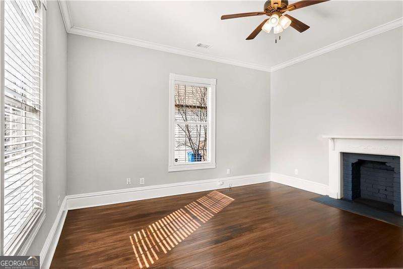 1033 White Oak Avenue SW Atlanta GA 30310