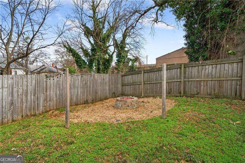 1033 White Oak Avenue SW Atlanta GA 30310