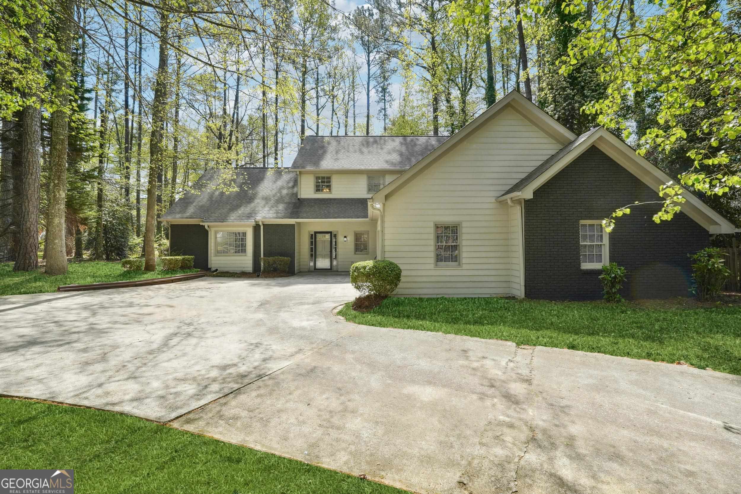 536 Mosswood Shoals Stone Mountain GA 30087