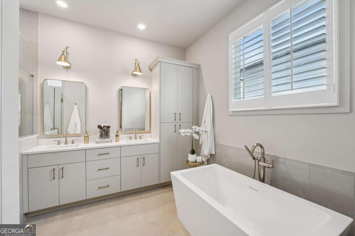 1052 Eastman Court Hoschton GA 30548