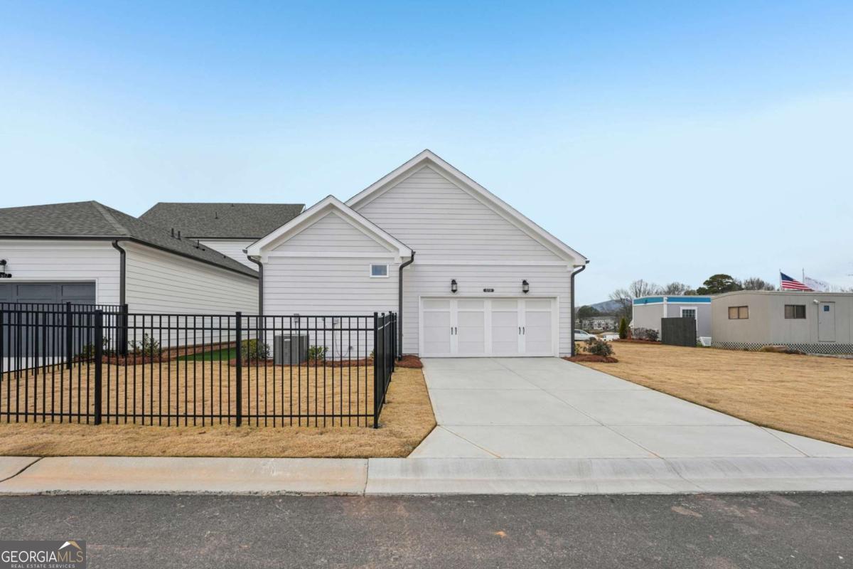 1052 Eastman Court Hoschton GA 30548