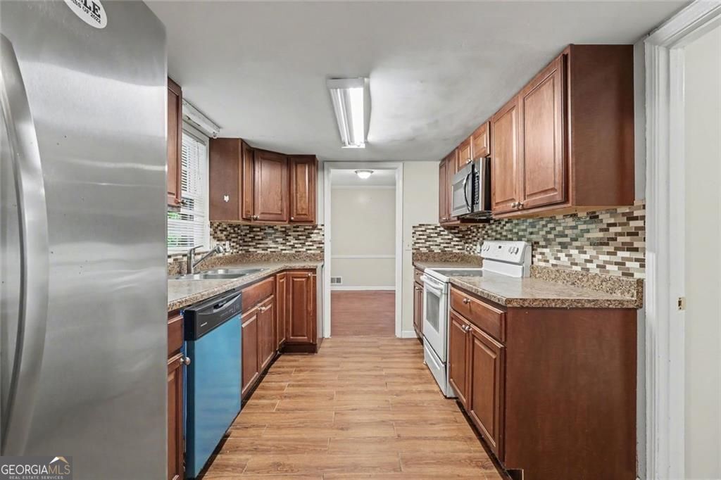 968 Abingdon Court Stone Mountain GA 30083