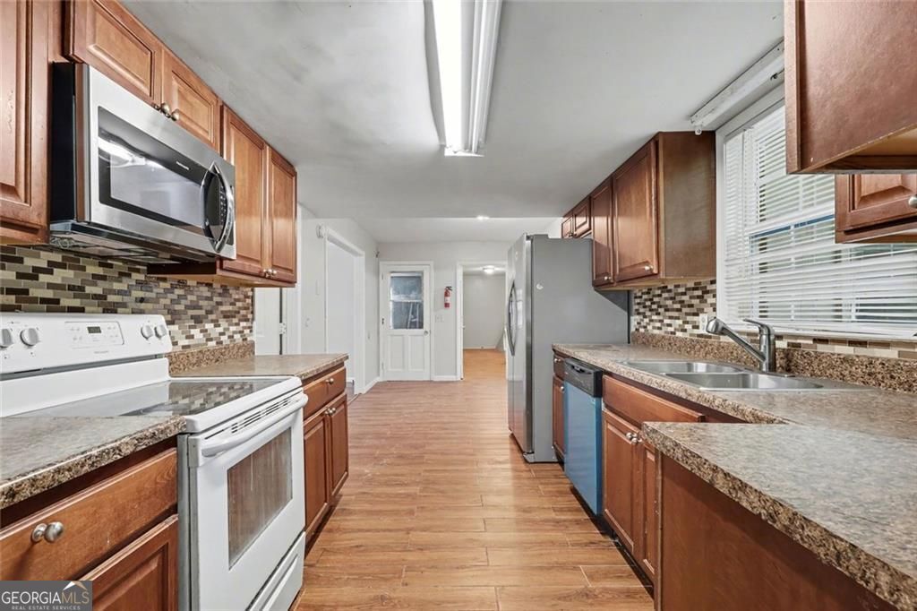 968 Abingdon Court Stone Mountain GA 30083