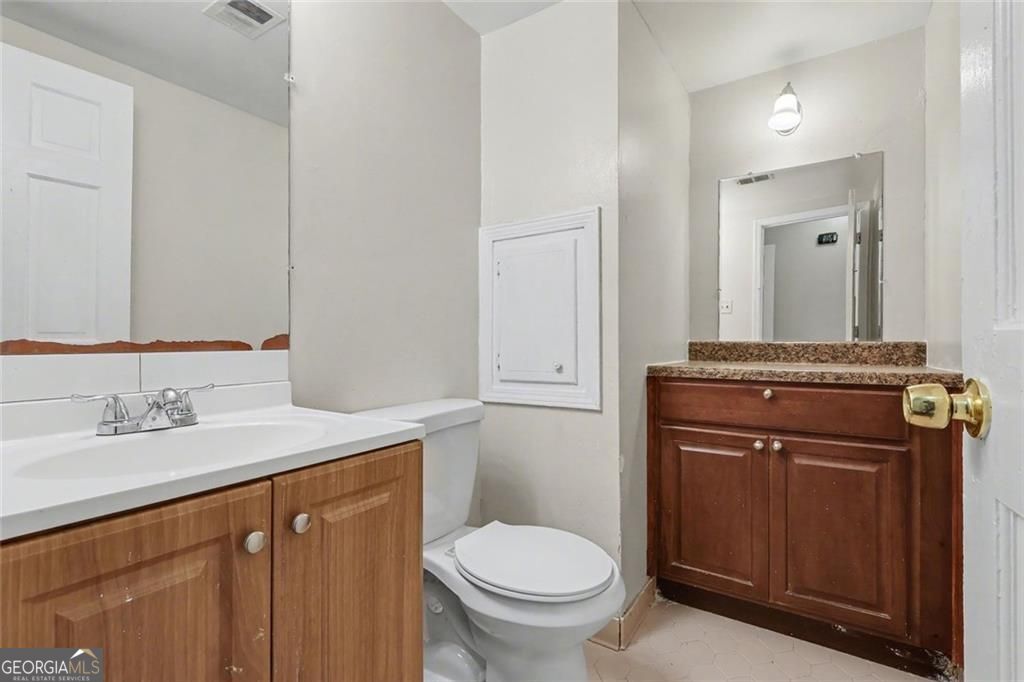 968 Abingdon Court Stone Mountain GA 30083