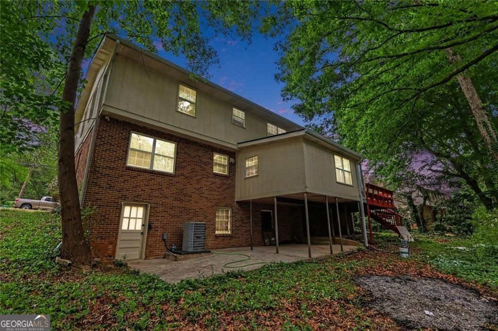 968 Abingdon Court Stone Mountain GA 30083