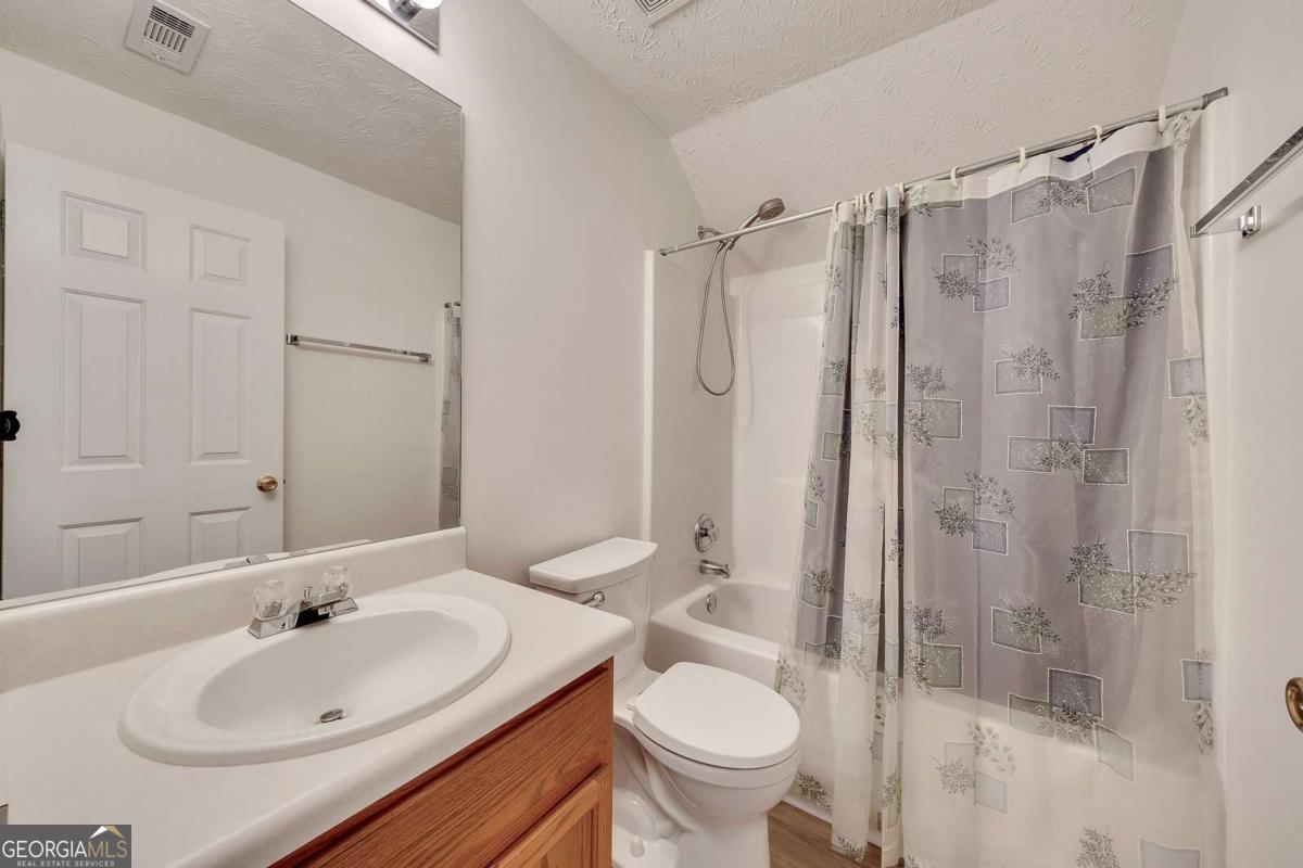 533 W Oaks Drive Woodstock GA 30188