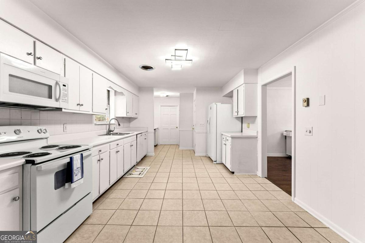1002 Dixon Drive Gainesville GA 30501