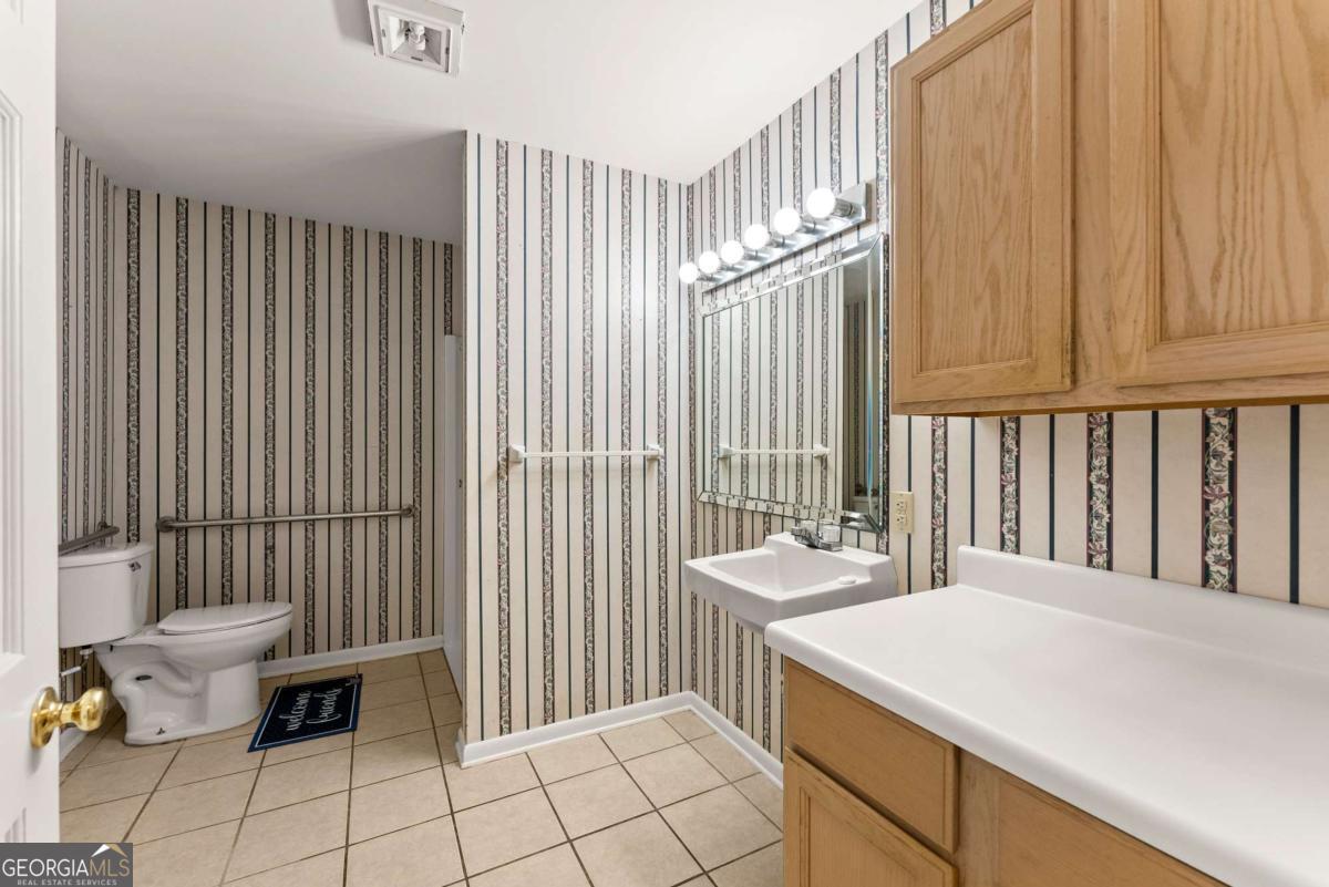 1002 Dixon Drive Gainesville GA 30501