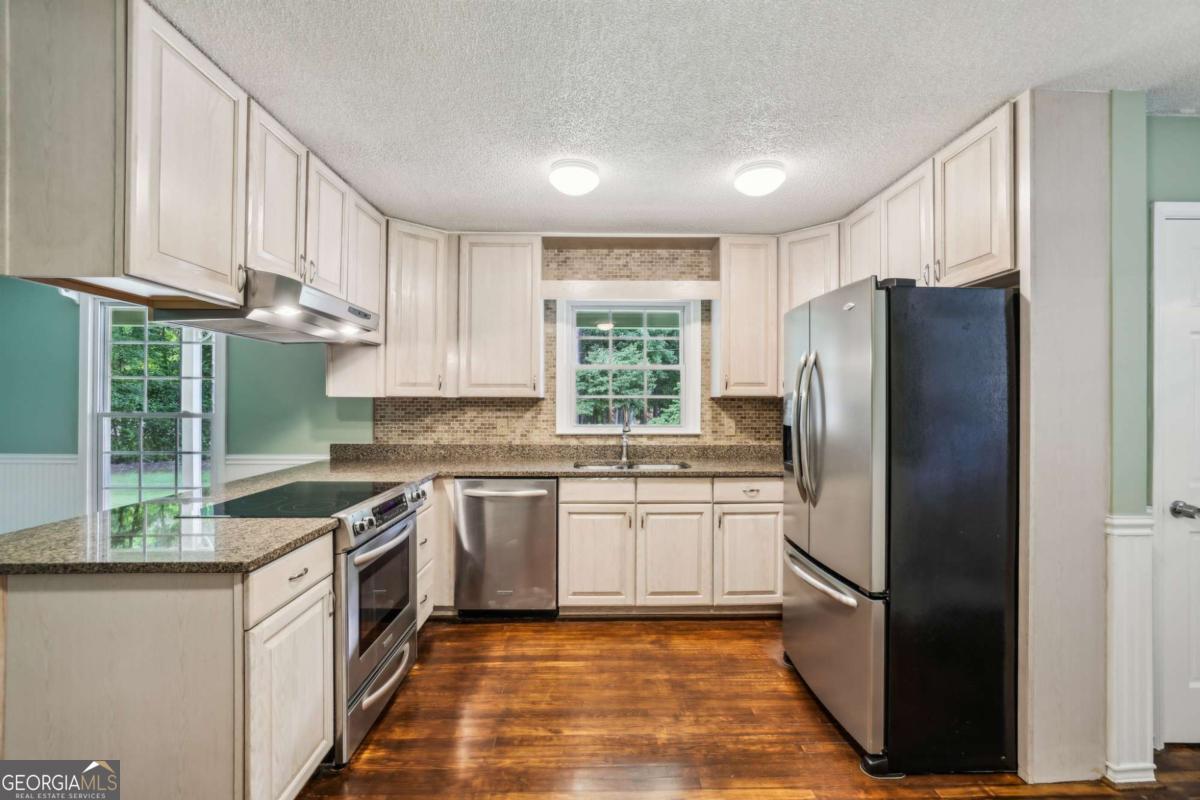 4645 Shallowford Road Roswell GA 30075