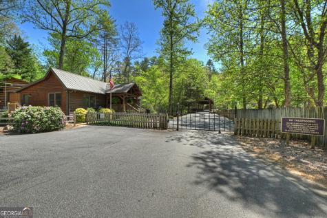 394 Blackberry Circle Ellijay GA 30536