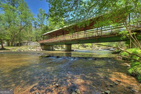 394 Blackberry Circle Ellijay GA 30536