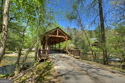 394 Blackberry Circle Ellijay GA 30536