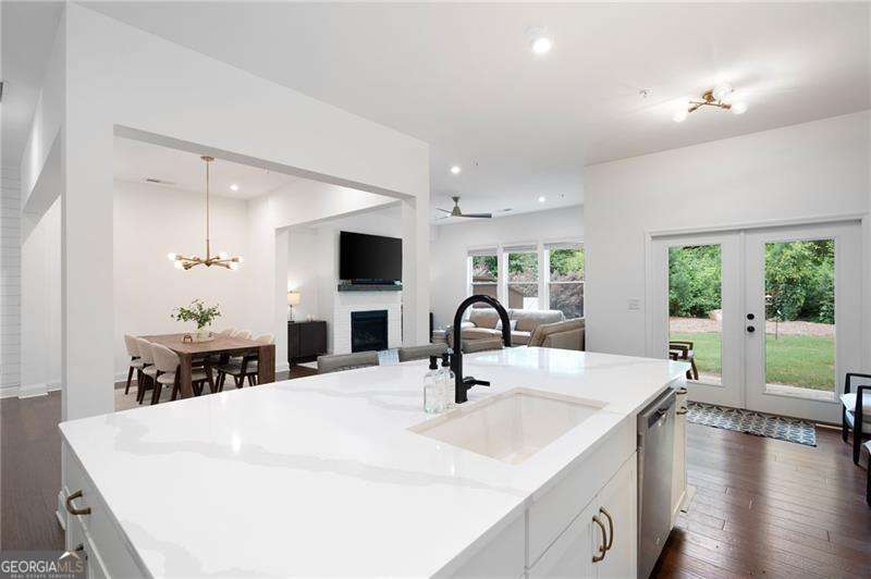 203 Holden Way Woodstock GA 30189