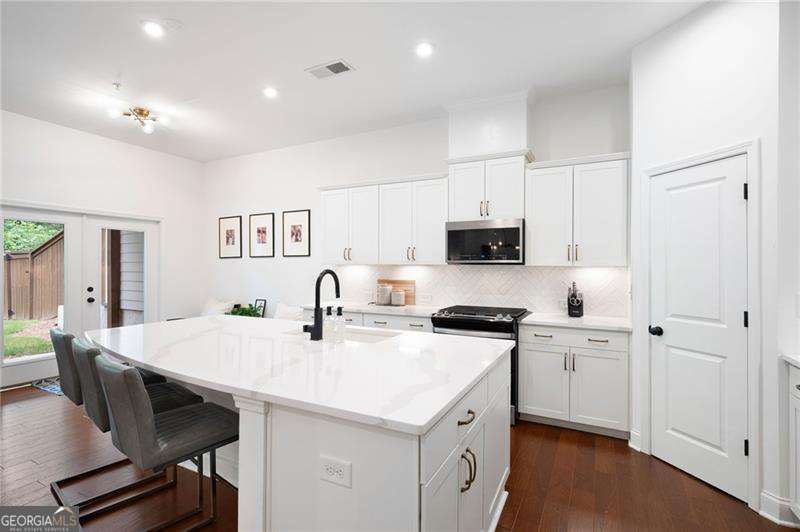 203 Holden Way Woodstock GA 30189