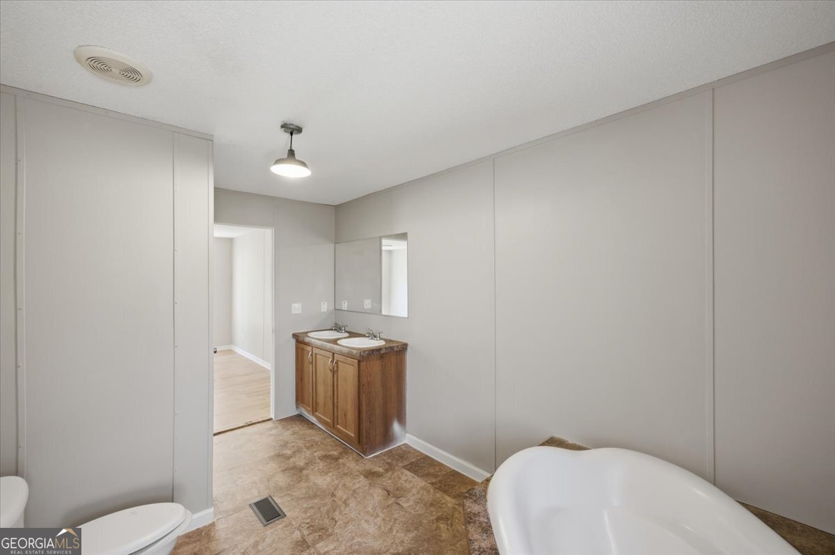 261 Blount Chapel Road Haddock GA 31033
