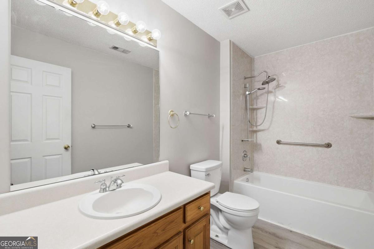 1139 Davis Road W Fairmount GA 30139