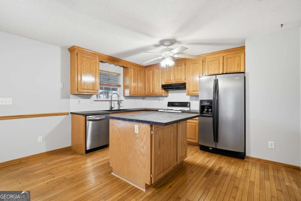 1139 Davis Road W Fairmount GA 30139