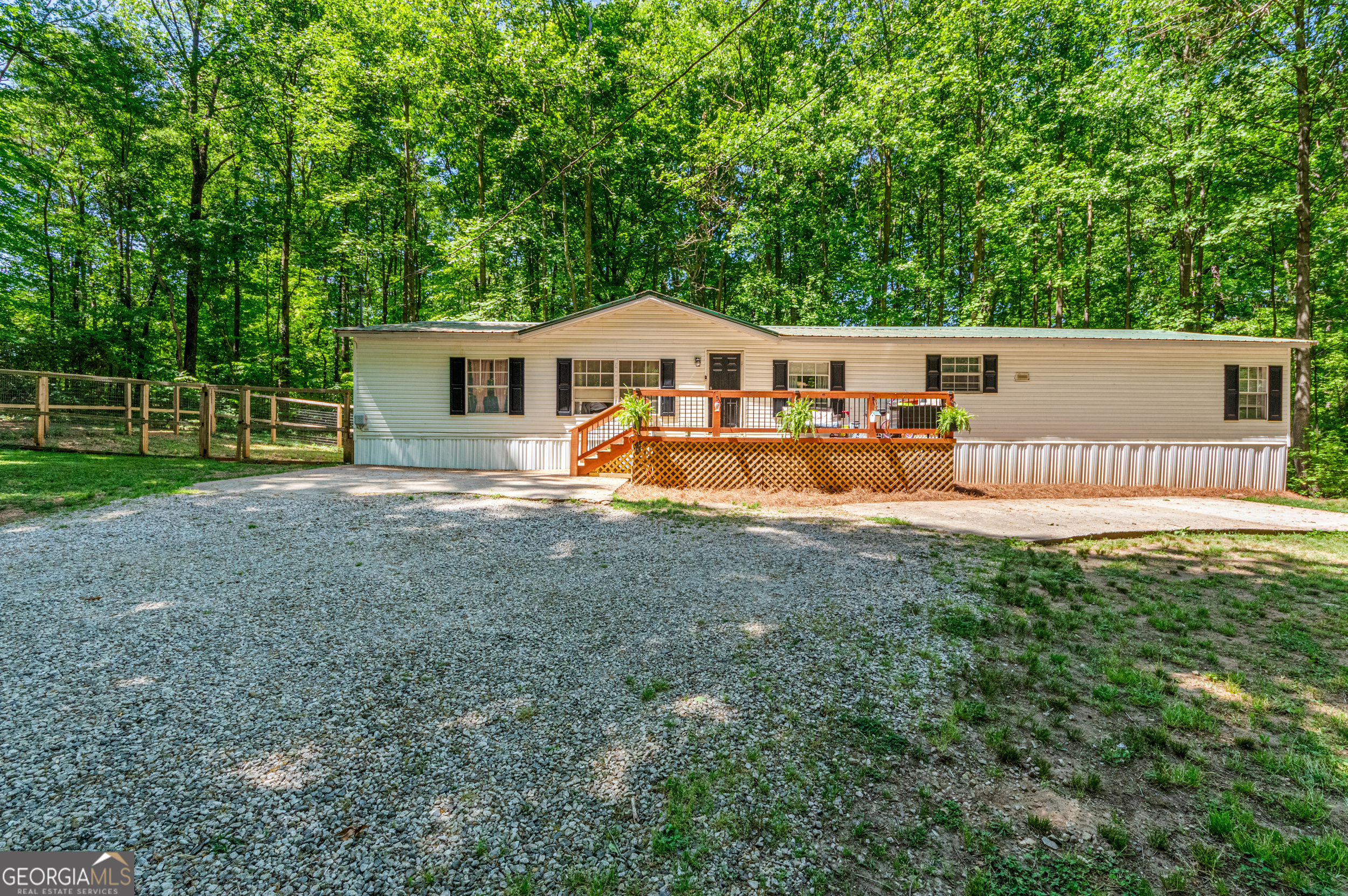 553 Pleasant Acres Drive Maysville GA 30558
