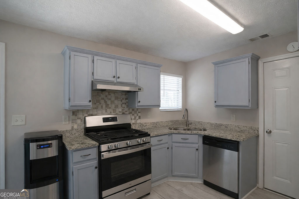 2284 Cypress Point Way Lithonia GA 30058