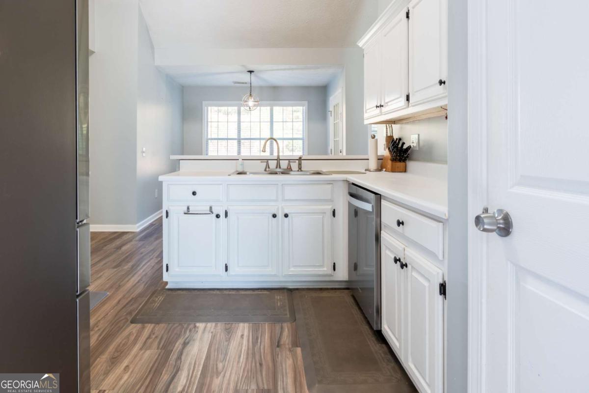 727 Eight Point Court Suwanee GA 30024