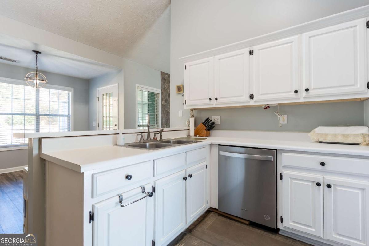 727 Eight Point Court Suwanee GA 30024