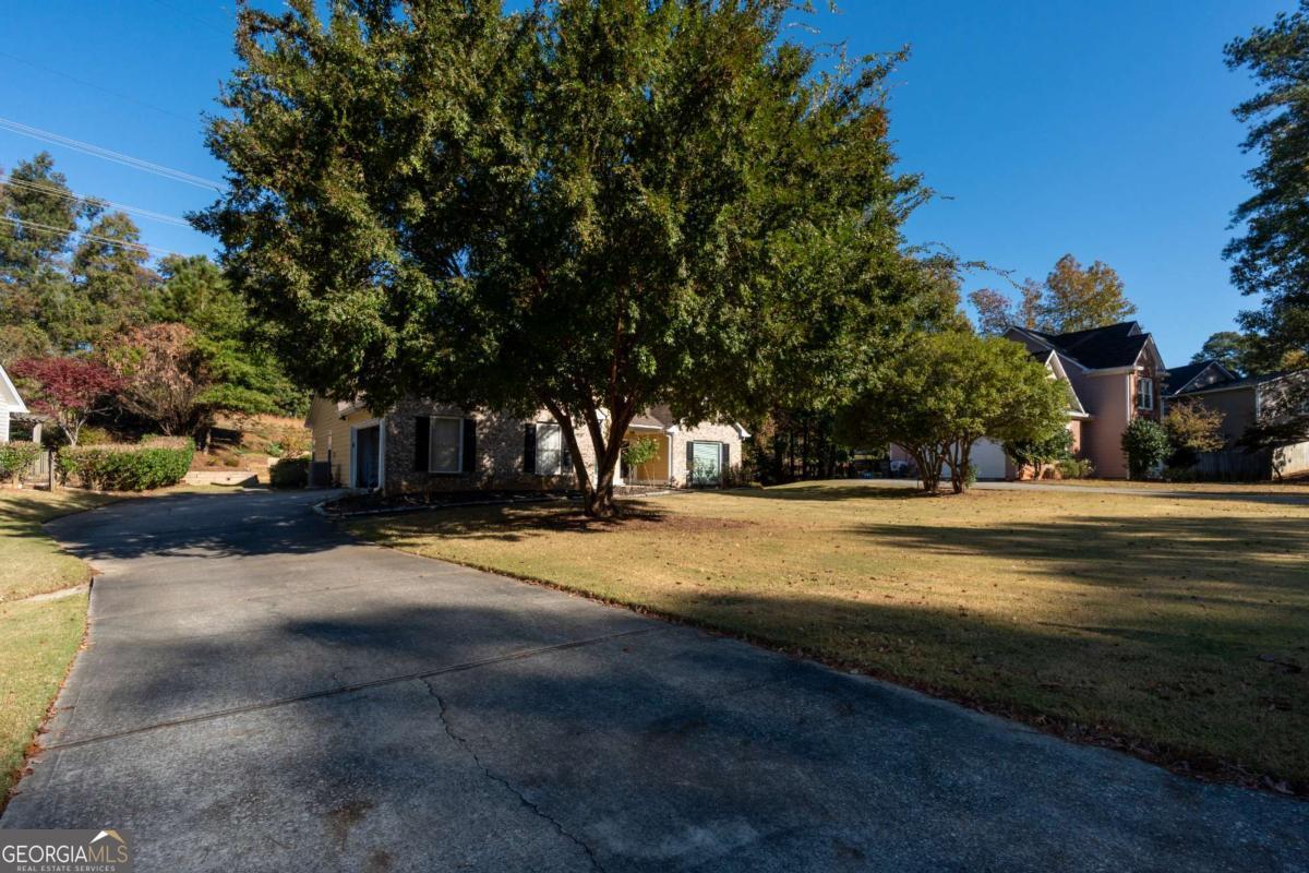 727 Eight Point Court Suwanee GA 30024