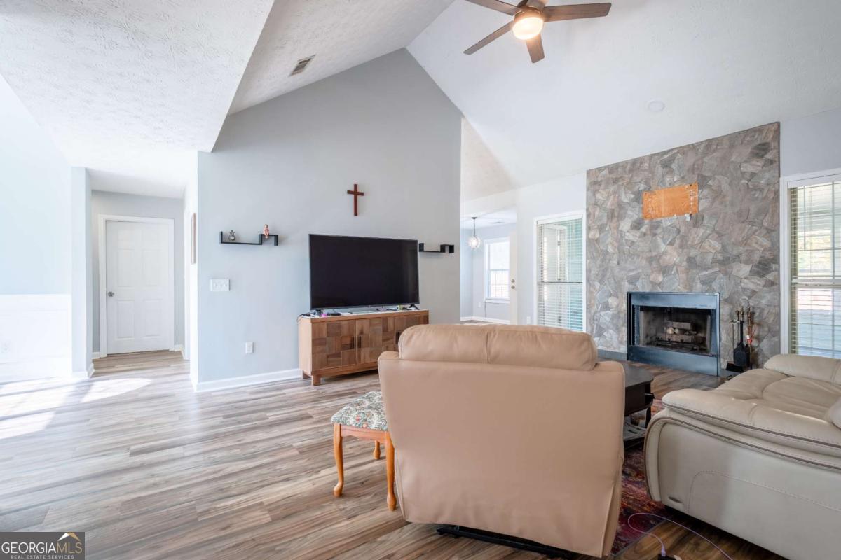 727 Eight Point Court Suwanee GA 30024
