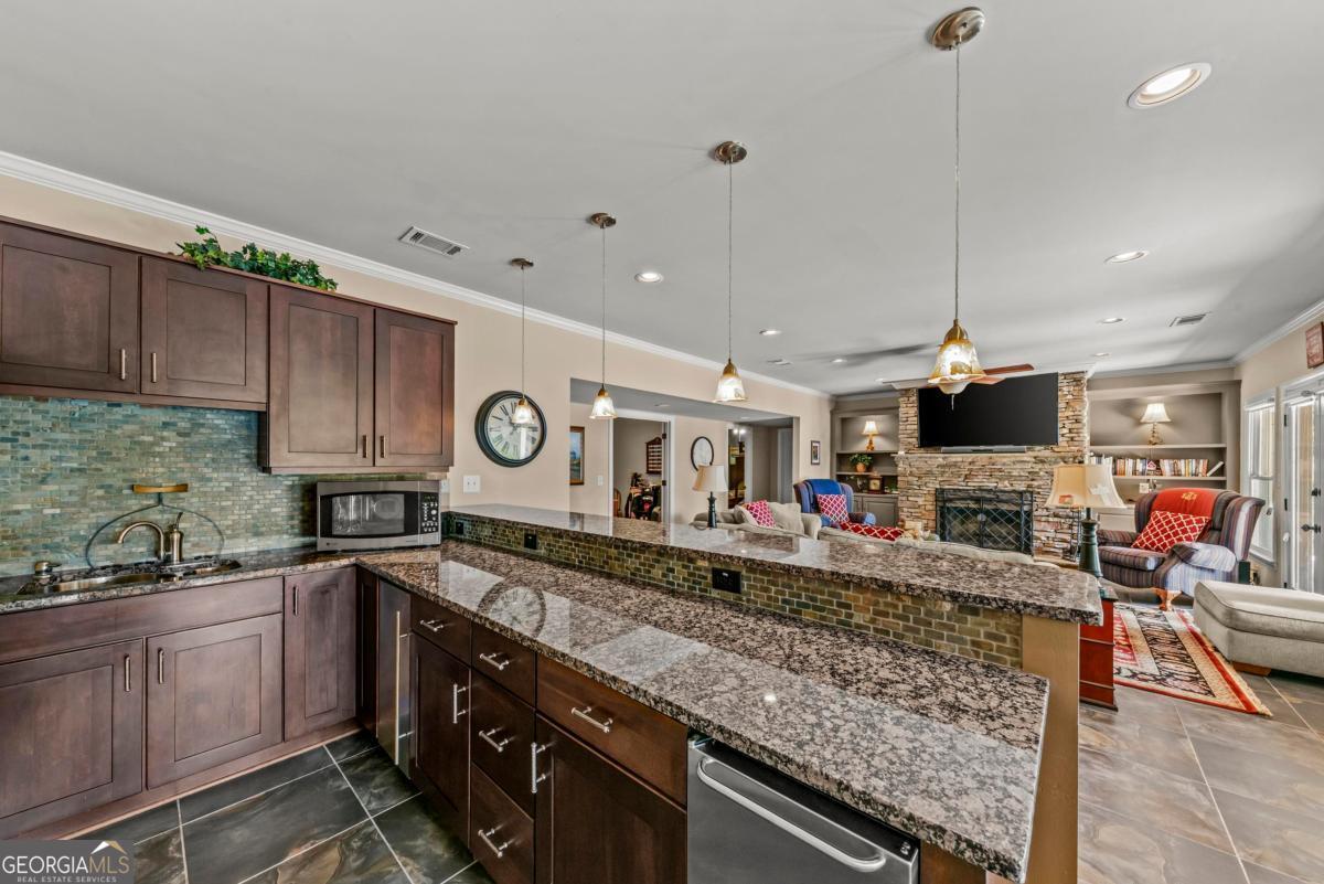 1020 Colonial Court Greensboro GA 30642