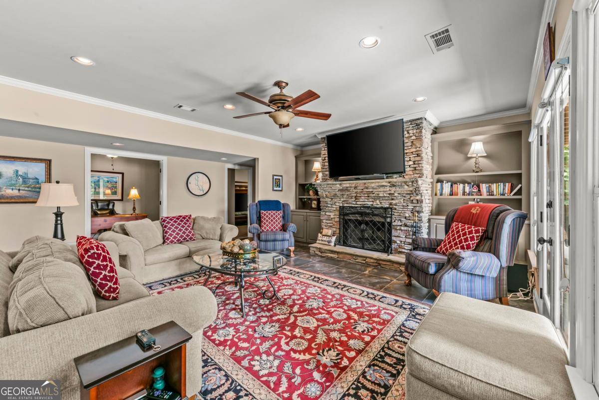 1020 Colonial Court Greensboro GA 30642