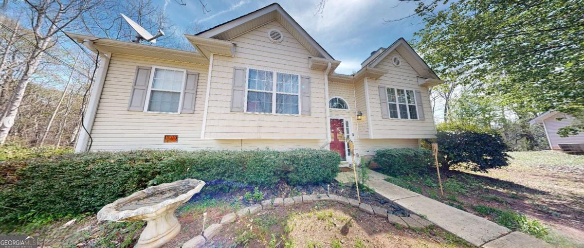 15 Huntington Drive Grantville GA 30220