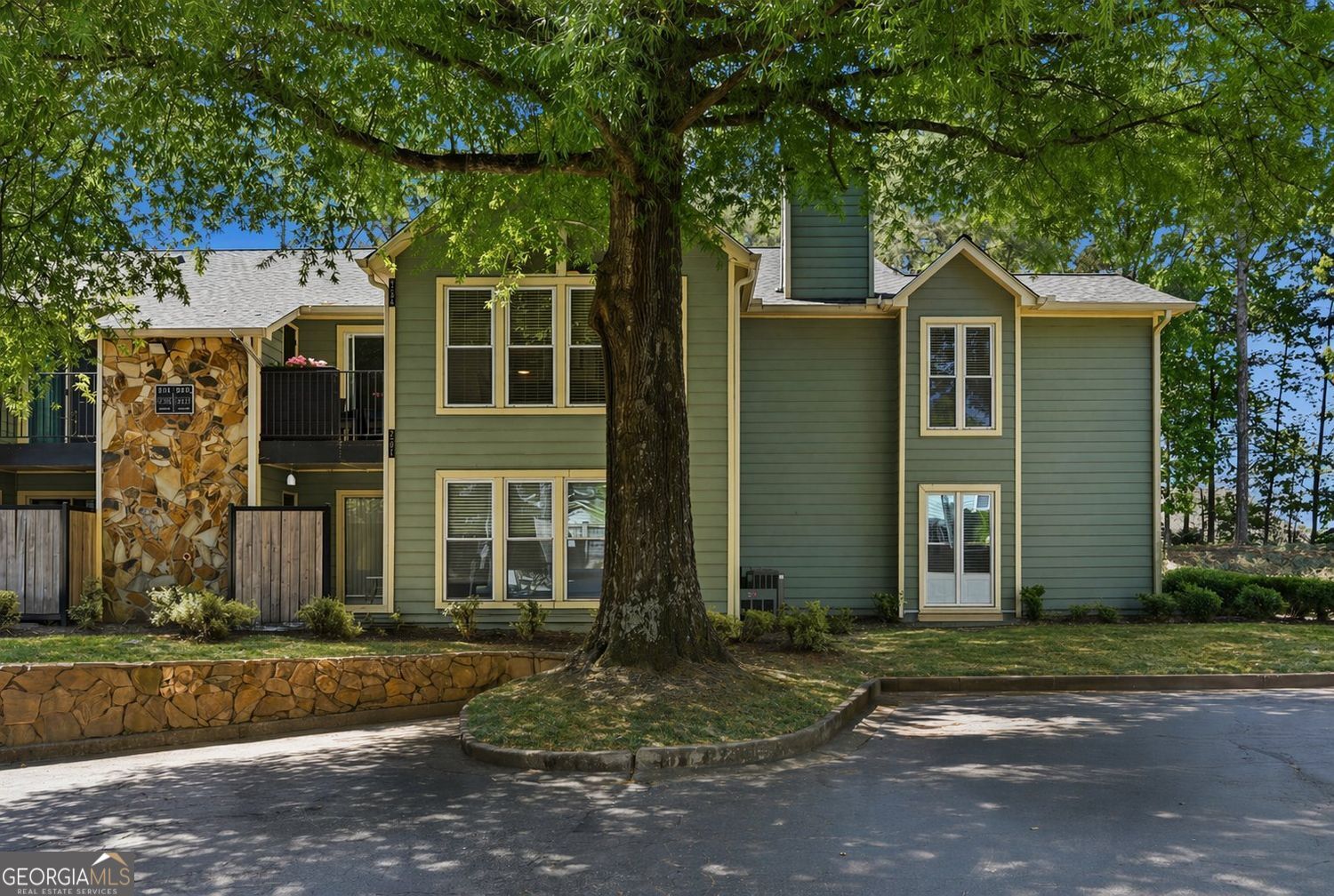 2105 Canyon Point Circle Roswell GA 30076