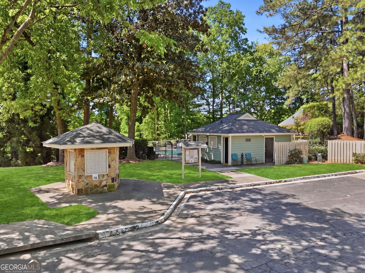 2105 Canyon Point Circle Roswell GA 30076