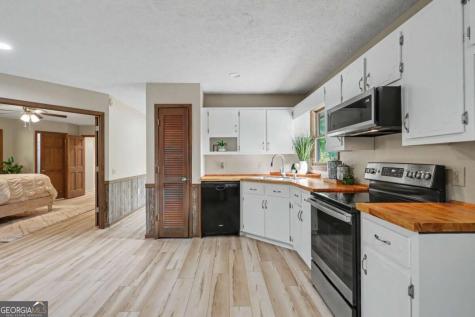 172 Fred Henry Lane Clayton GA 30525
