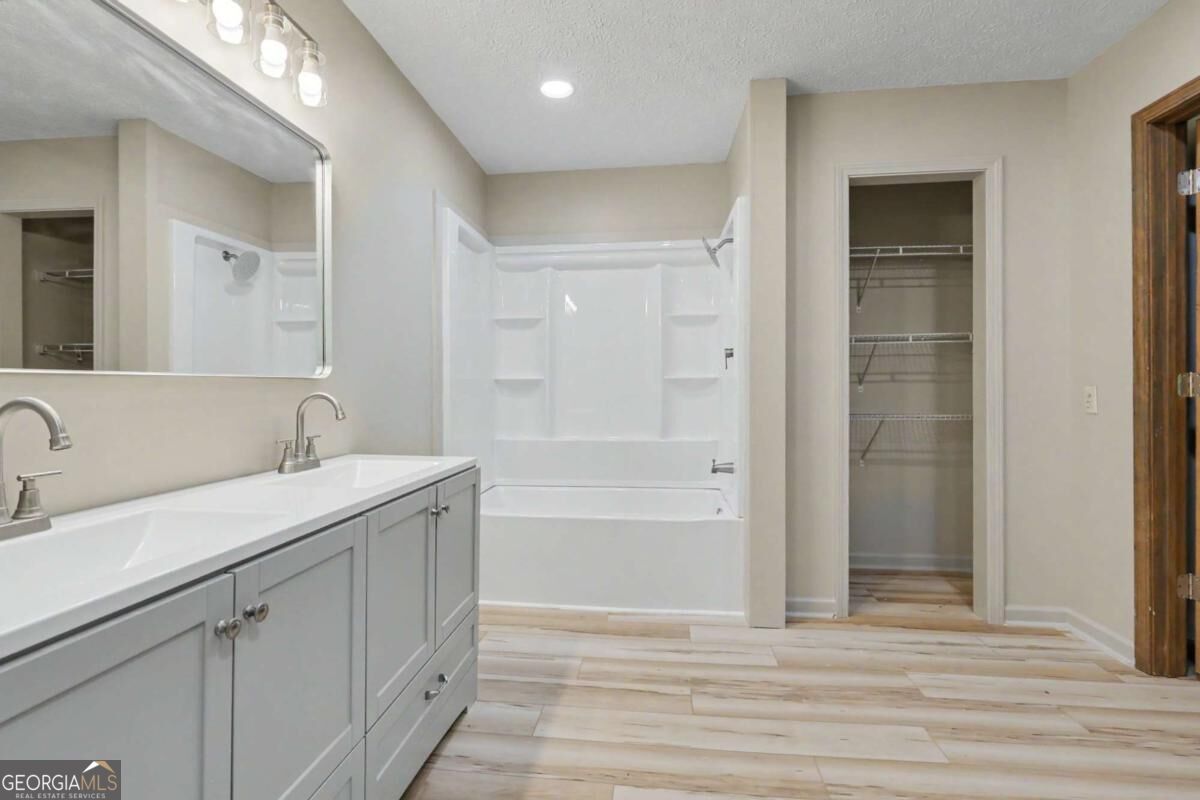 172 Fred Henry Lane Clayton GA 30525